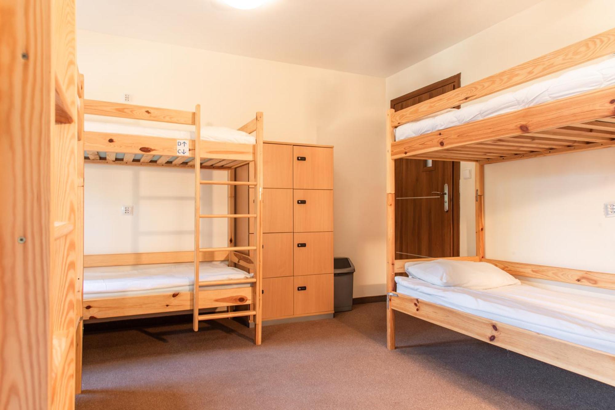 Luxhostel24 Варшава Экстерьер фото